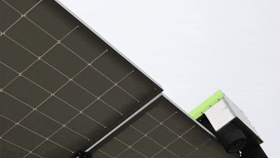 光伏发电效率飙升20% 3003.com官网环境光伏清洁机器人震撼上市